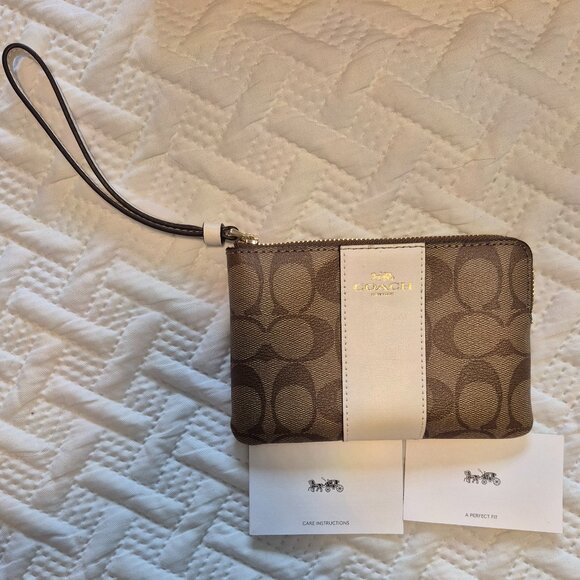 Coach Wristlet - Picture 1 of 3